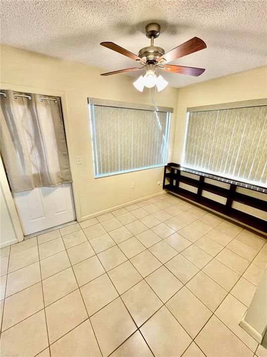 En Venta: $229,900 (2 camas, 2 baños, 1317 Pies cuadrados)