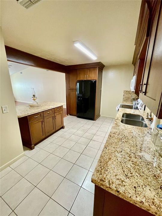 En Venta: $229,900 (2 camas, 2 baños, 1317 Pies cuadrados)