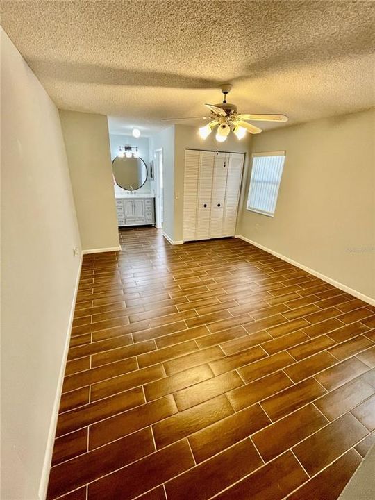 En Venta: $229,900 (2 camas, 2 baños, 1317 Pies cuadrados)