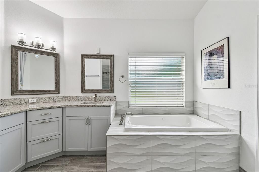 Active With Contract: $425,000 (3 beds, 2 baths, 2212 Square Feet)