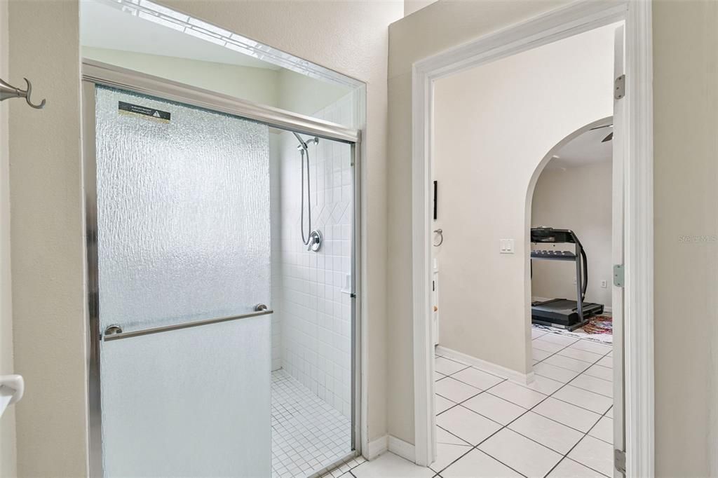 Active With Contract: $425,000 (3 beds, 2 baths, 2212 Square Feet)