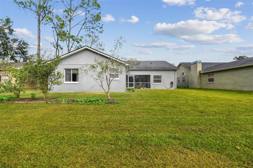 Active With Contract: $425,000 (3 beds, 2 baths, 2212 Square Feet)