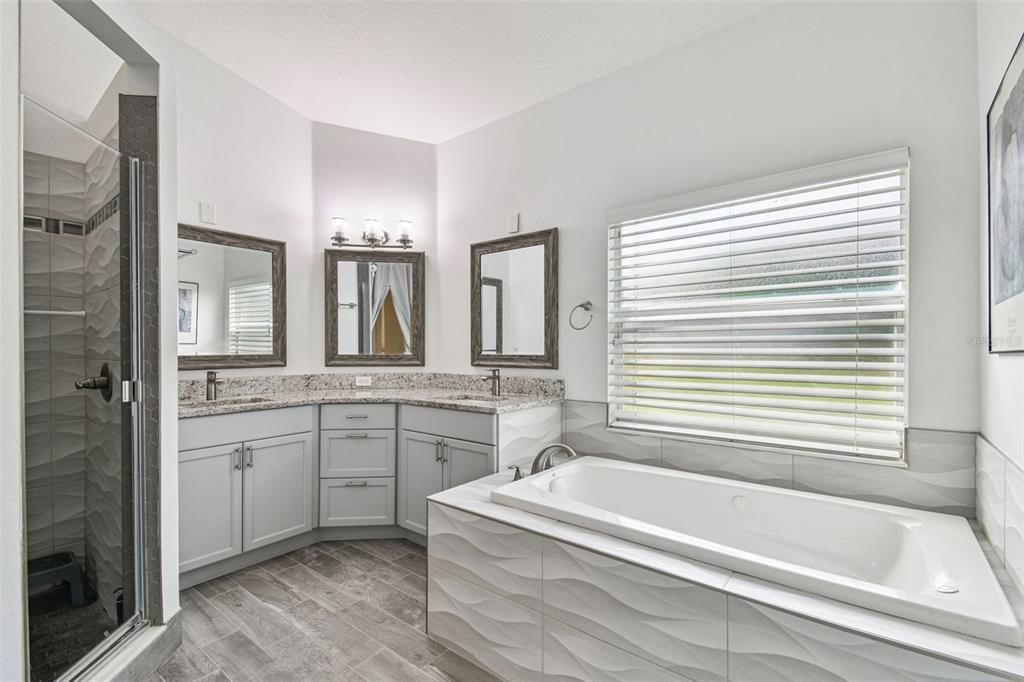 Active With Contract: $425,000 (3 beds, 2 baths, 2212 Square Feet)