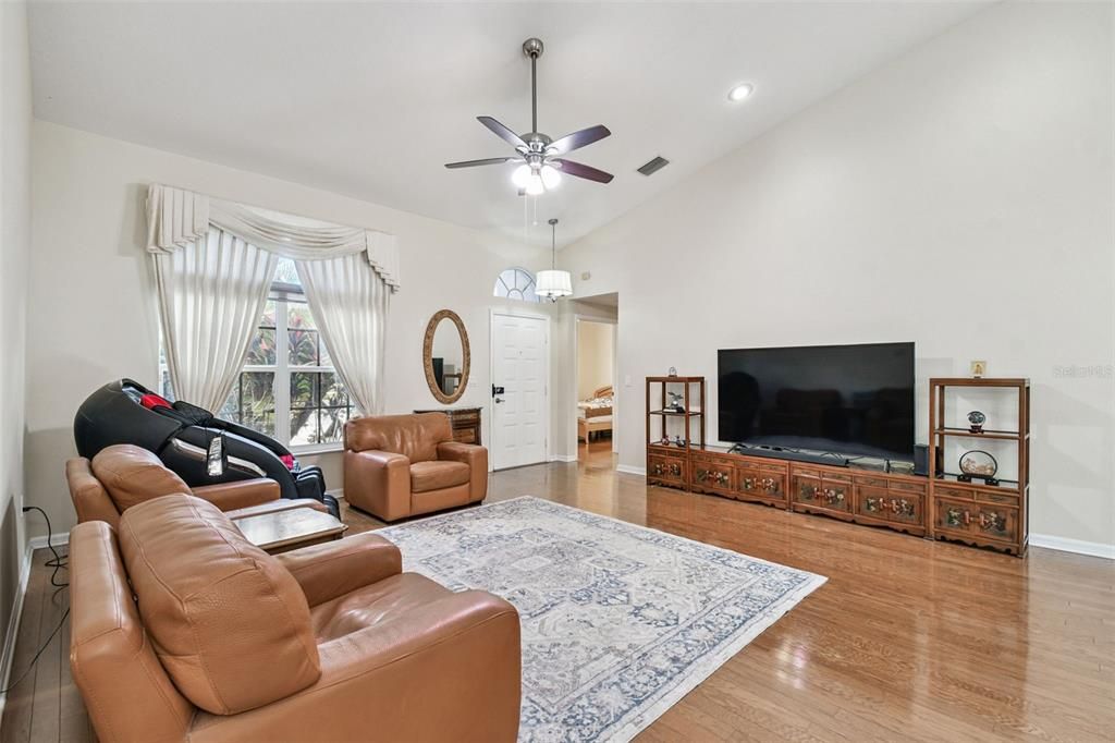 Active With Contract: $425,000 (3 beds, 2 baths, 2212 Square Feet)