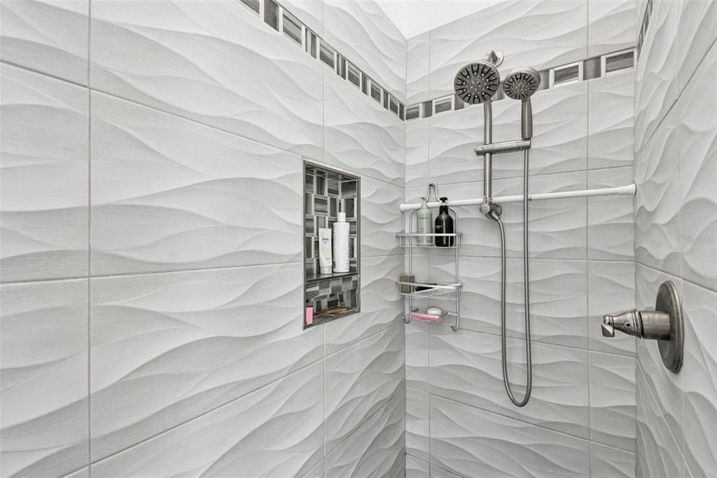 Active With Contract: $425,000 (3 beds, 2 baths, 2212 Square Feet)