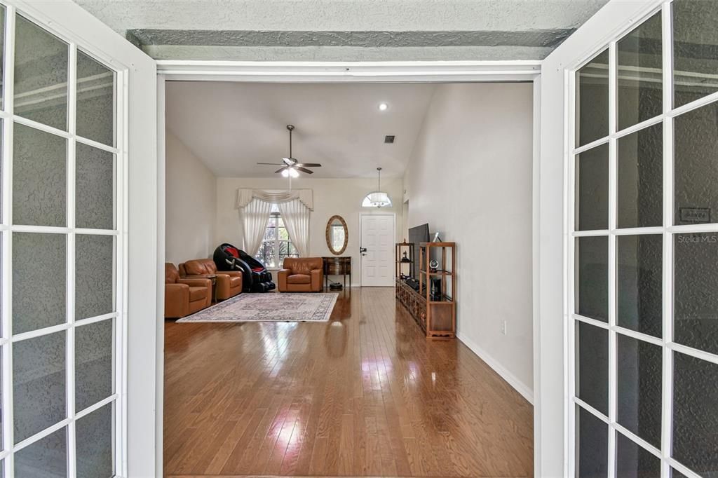 Active With Contract: $425,000 (3 beds, 2 baths, 2212 Square Feet)