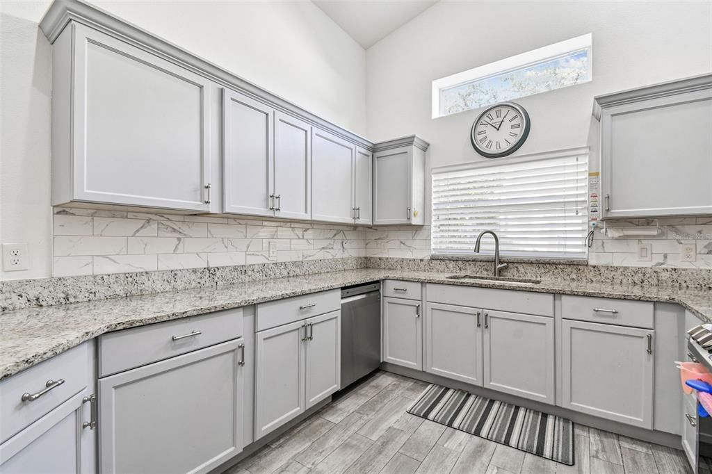 Active With Contract: $425,000 (3 beds, 2 baths, 2212 Square Feet)