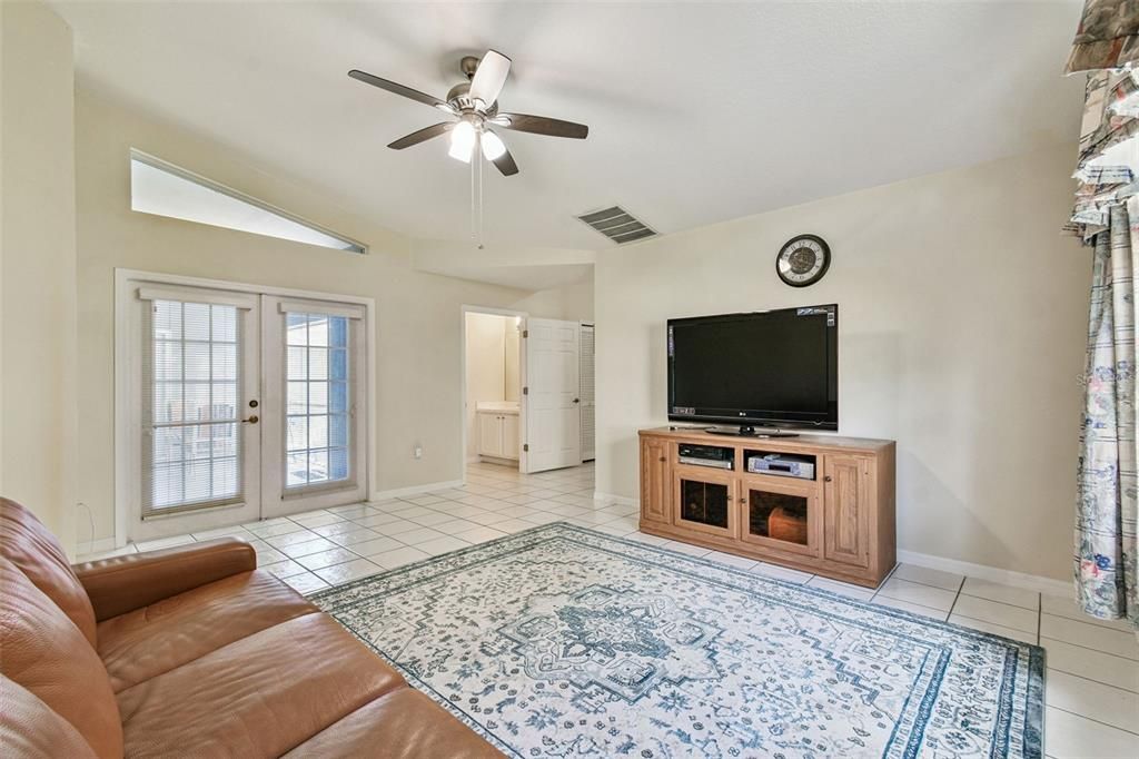 Active With Contract: $425,000 (3 beds, 2 baths, 2212 Square Feet)