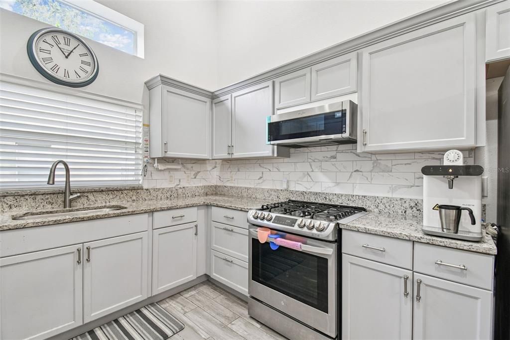 Active With Contract: $425,000 (3 beds, 2 baths, 2212 Square Feet)