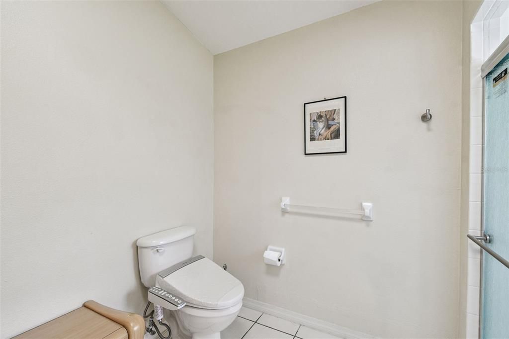 Active With Contract: $425,000 (3 beds, 2 baths, 2212 Square Feet)