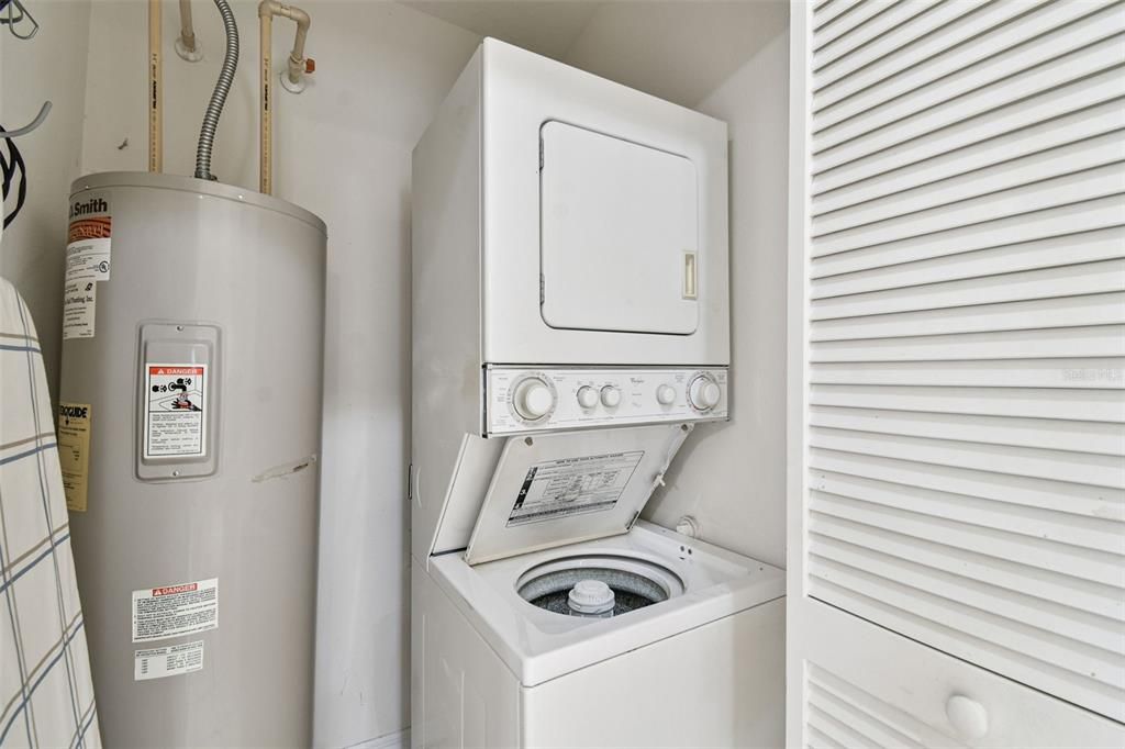 Active With Contract: $425,000 (3 beds, 2 baths, 2212 Square Feet)