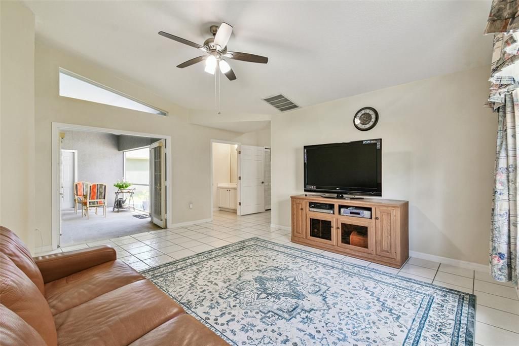 Active With Contract: $425,000 (3 beds, 2 baths, 2212 Square Feet)