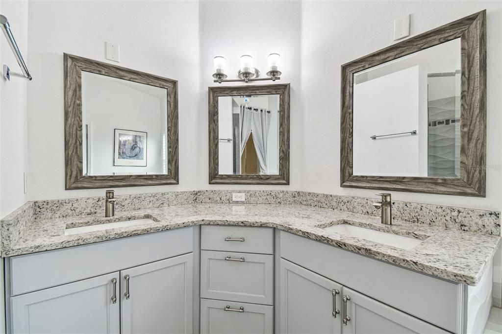 Active With Contract: $425,000 (3 beds, 2 baths, 2212 Square Feet)