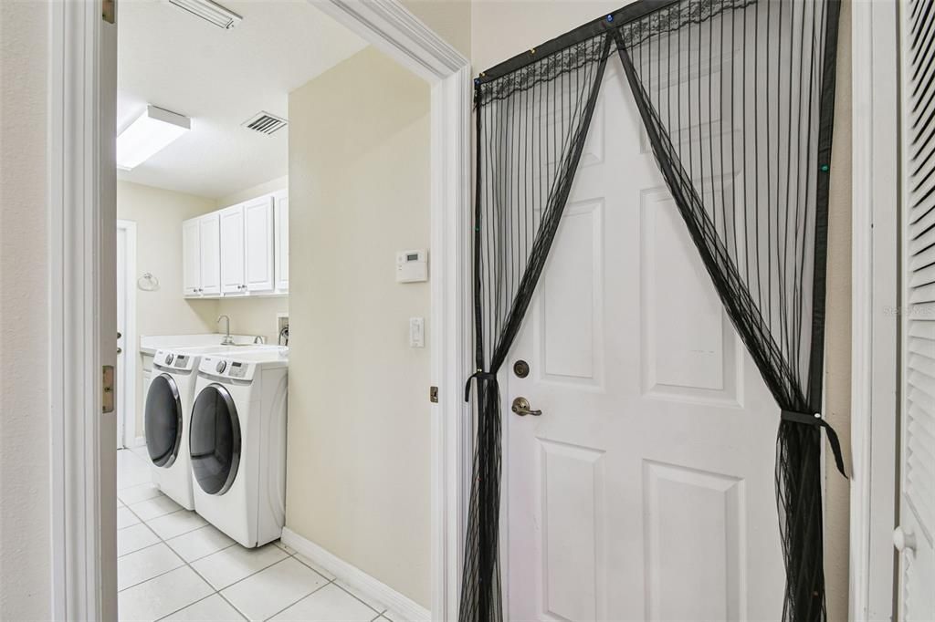 Active With Contract: $425,000 (3 beds, 2 baths, 2212 Square Feet)