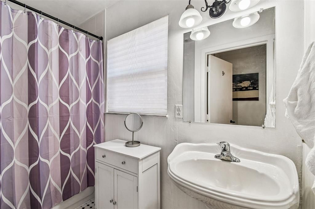 Active With Contract: $625,000 (3 beds, 2 baths, 1352 Square Feet)