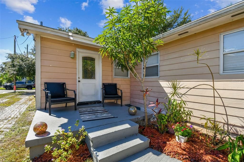 Active With Contract: $625,000 (3 beds, 2 baths, 1352 Square Feet)