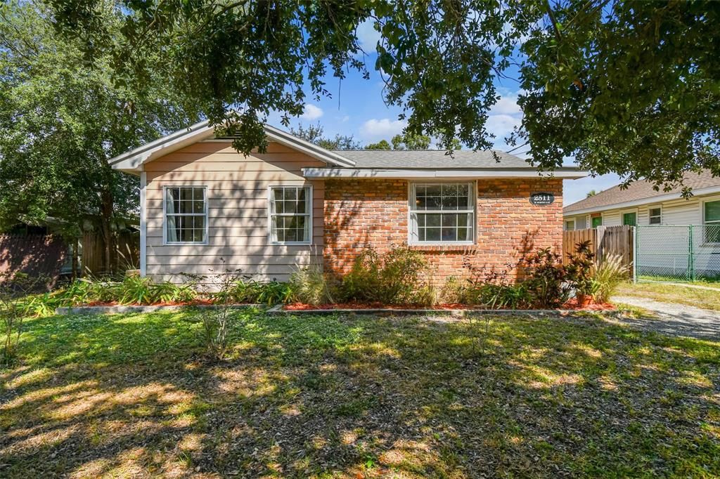 Active With Contract: $625,000 (3 beds, 2 baths, 1352 Square Feet)