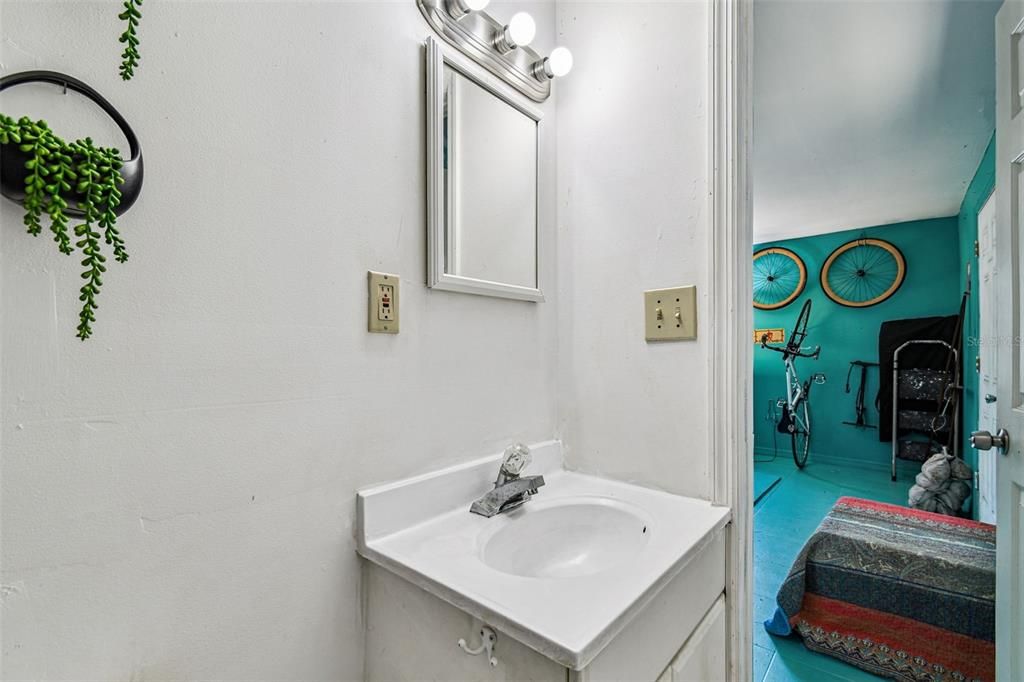 Active With Contract: $625,000 (3 beds, 2 baths, 1352 Square Feet)