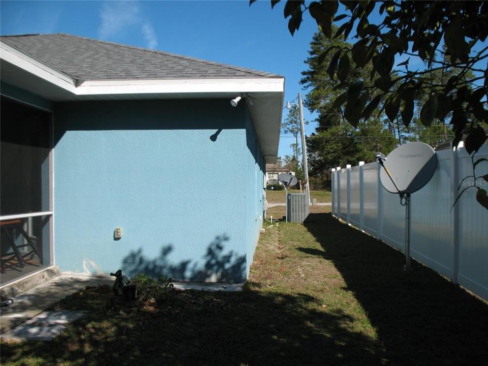 For Sale: $275,000 (3 beds, 2 baths, 1740 Square Feet)