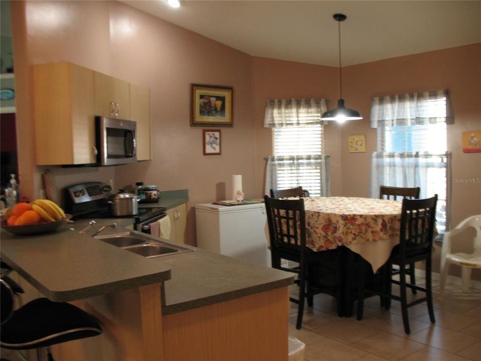 For Sale: $275,000 (3 beds, 2 baths, 1740 Square Feet)