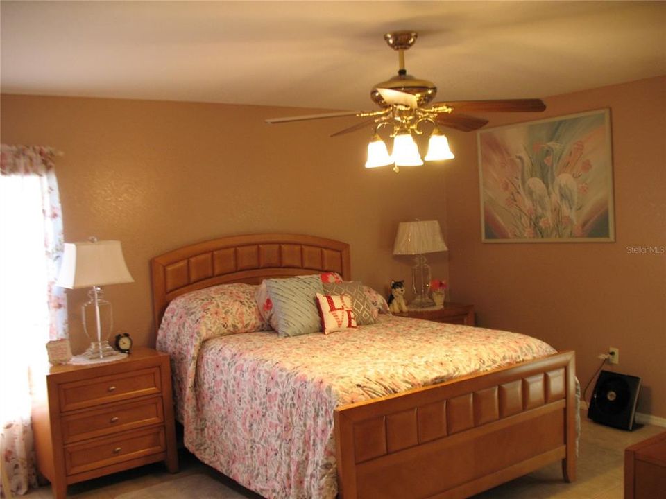 For Sale: $275,000 (3 beds, 2 baths, 1740 Square Feet)