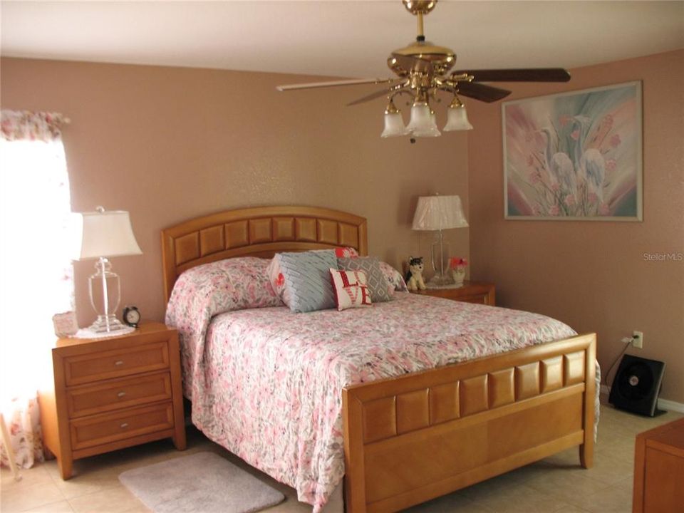 For Sale: $275,000 (3 beds, 2 baths, 1740 Square Feet)