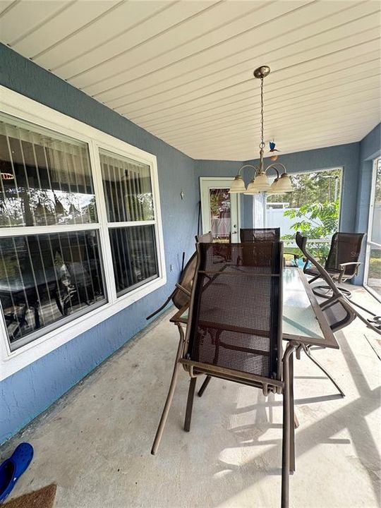 For Sale: $275,000 (3 beds, 2 baths, 1740 Square Feet)