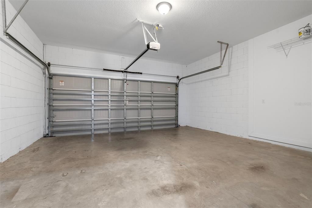 For Sale: $299,990 (3 beds, 2 baths, 1568 Square Feet)