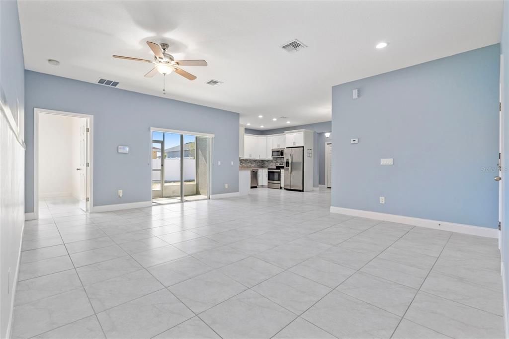 For Sale: $299,990 (3 beds, 2 baths, 1568 Square Feet)