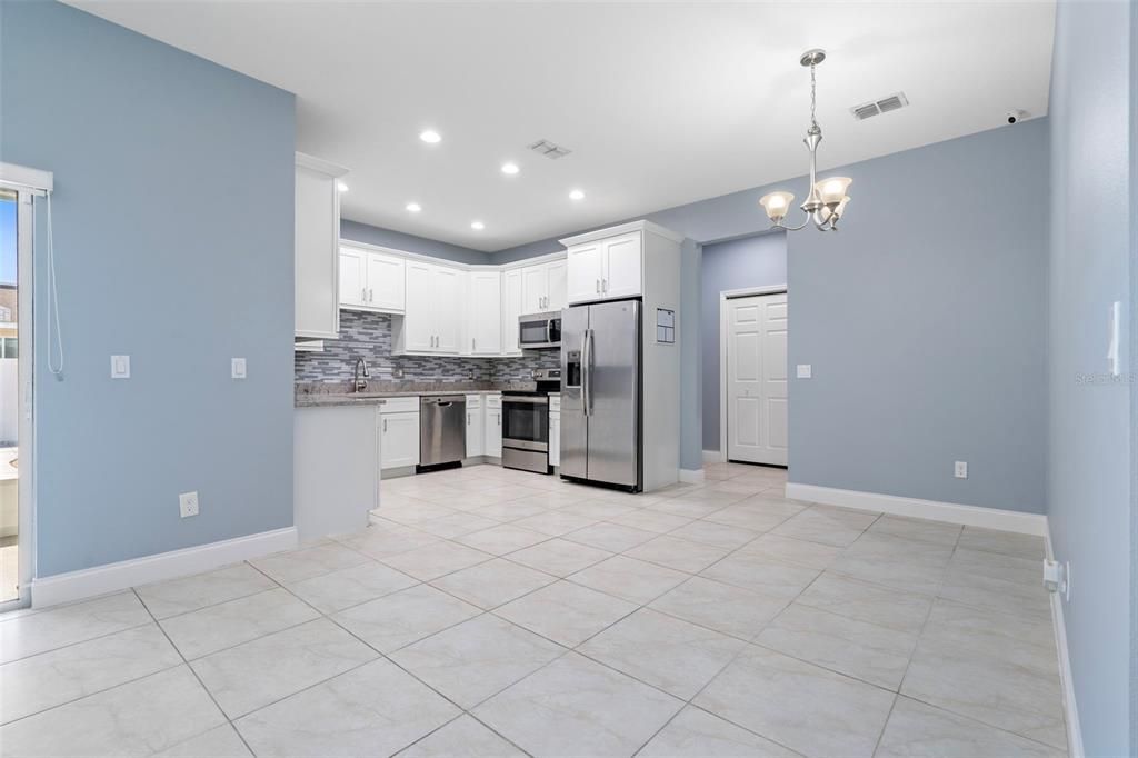 For Sale: $299,990 (3 beds, 2 baths, 1568 Square Feet)