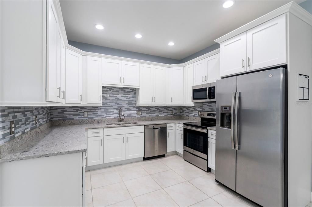 For Sale: $299,990 (3 beds, 2 baths, 1568 Square Feet)
