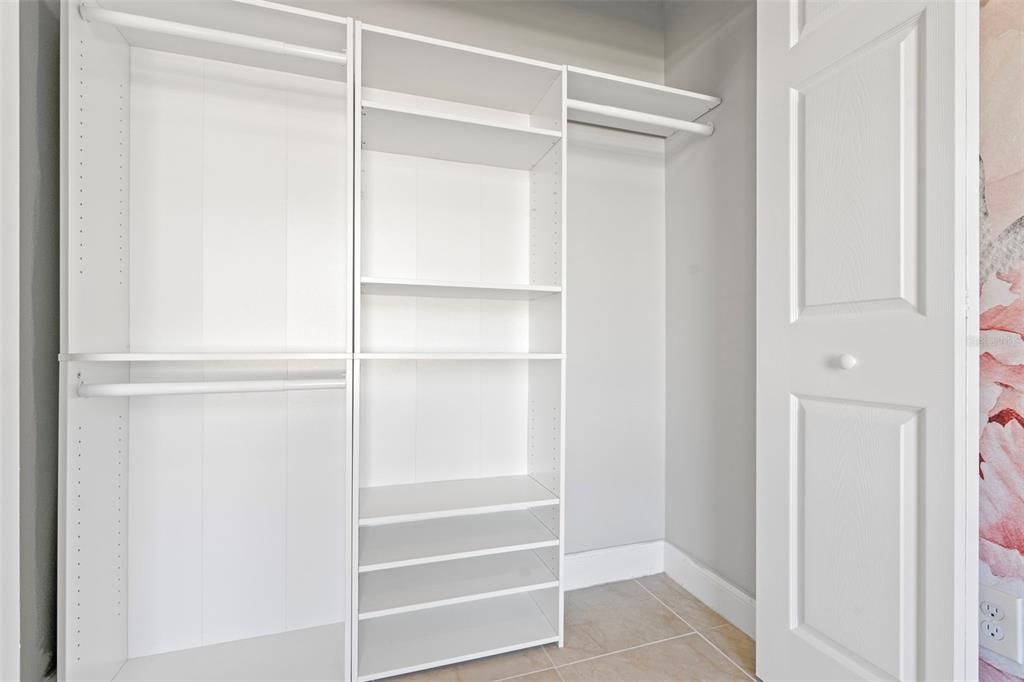 For Sale: $299,990 (3 beds, 2 baths, 1568 Square Feet)