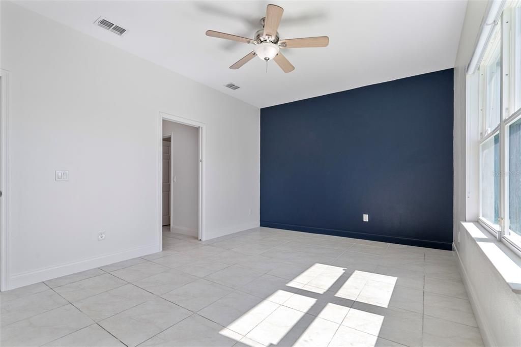 For Sale: $299,990 (3 beds, 2 baths, 1568 Square Feet)