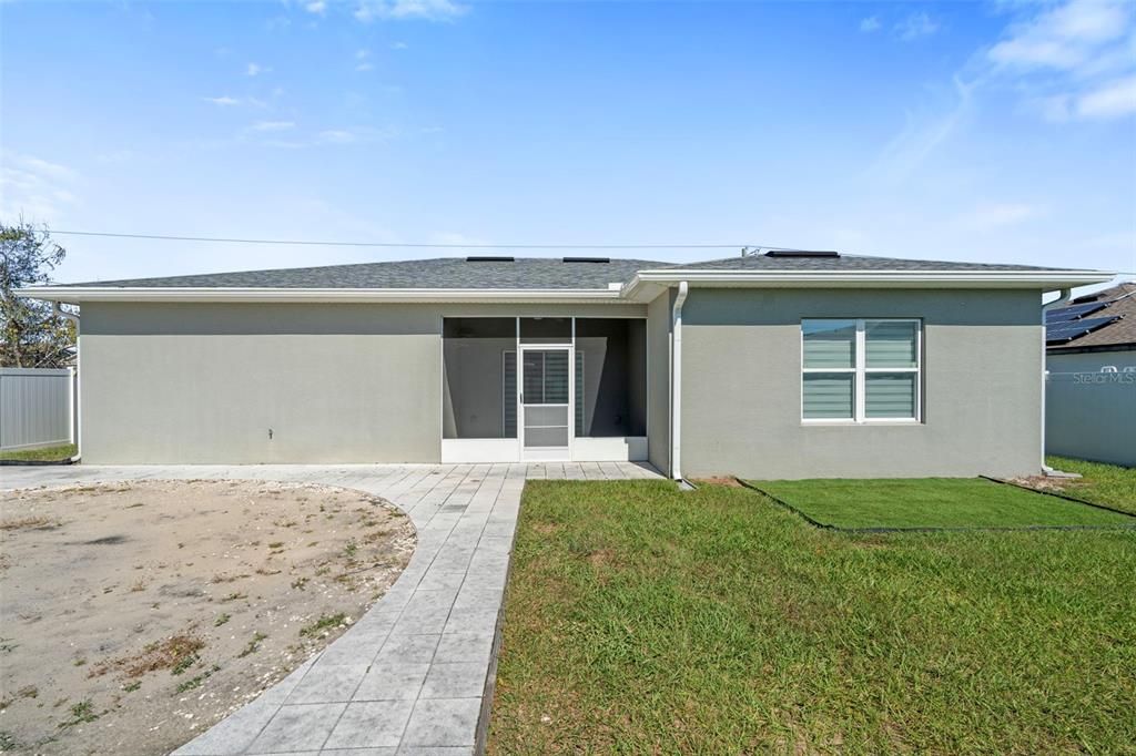 For Sale: $299,990 (3 beds, 2 baths, 1568 Square Feet)