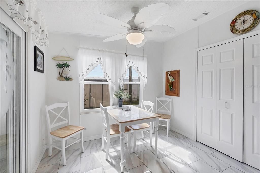 For Sale: $325,000 (2 beds, 2 baths, 1492 Square Feet)