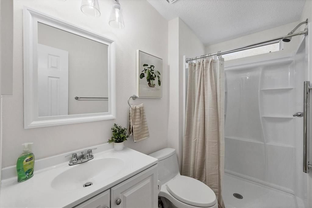 For Sale: $325,000 (2 beds, 2 baths, 1492 Square Feet)