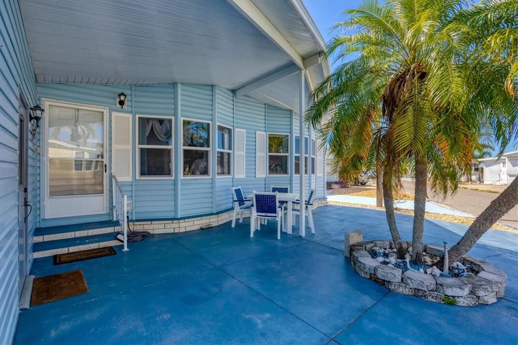 For Sale: $325,000 (2 beds, 2 baths, 1492 Square Feet)