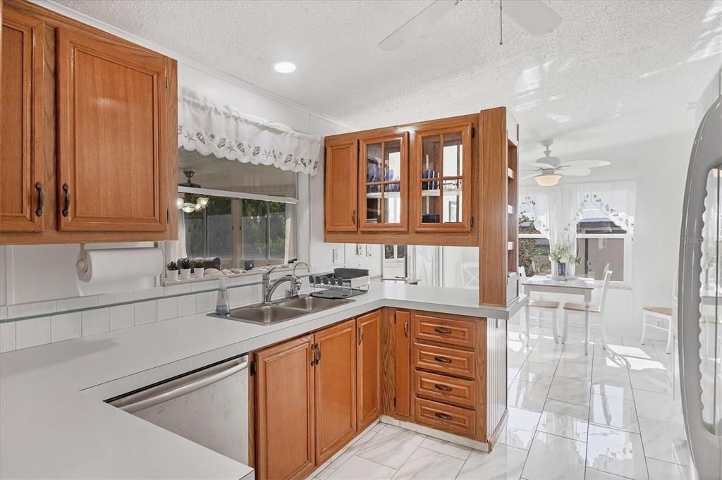 For Sale: $325,000 (2 beds, 2 baths, 1492 Square Feet)