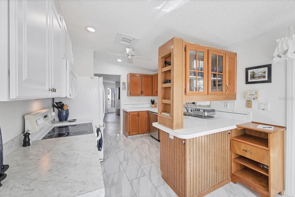 For Sale: $325,000 (2 beds, 2 baths, 1492 Square Feet)