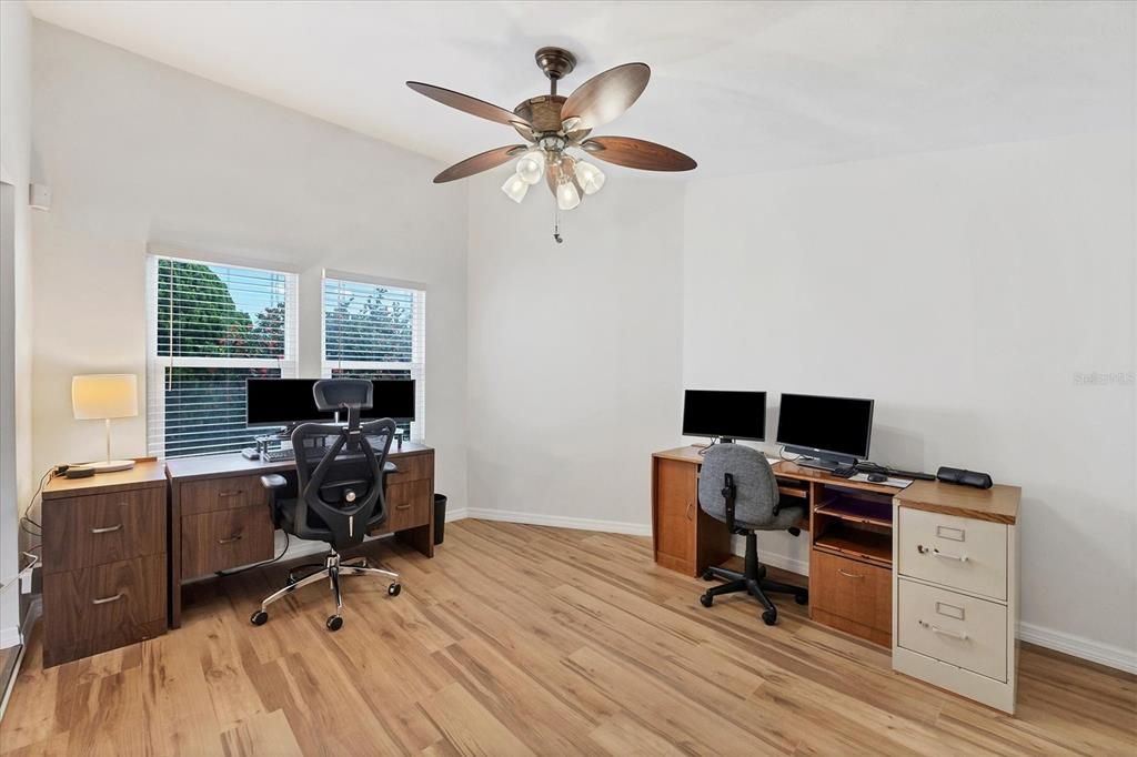 For Sale: $325,000 (2 beds, 2 baths, 1492 Square Feet)