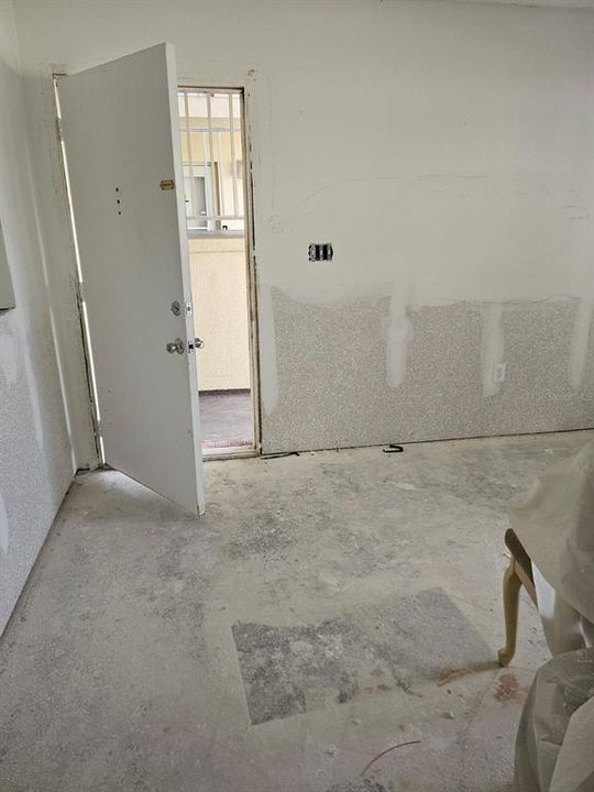 待售: $68,000 (2 贝兹, 2 浴室, 1088 平方英尺)