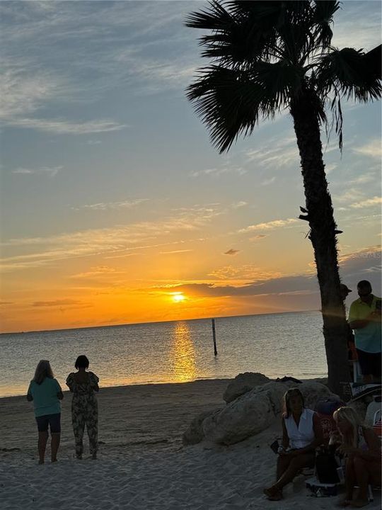 待售: $68,000 (2 贝兹, 2 浴室, 1088 平方英尺)