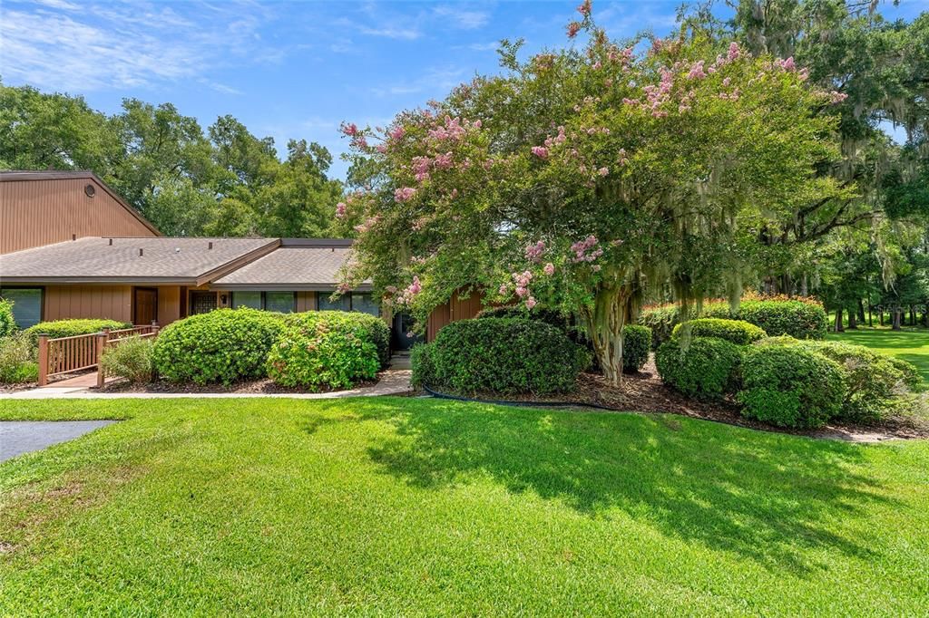 For Rent: $2,250 (2 beds, 2 baths, 1150 Square Feet)