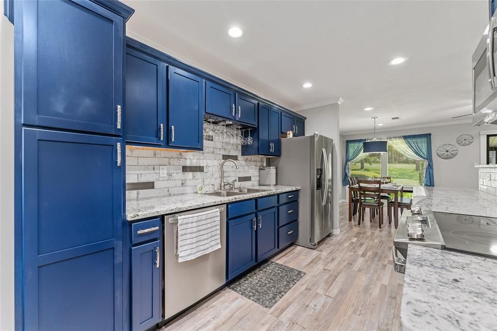 For Rent: $2,250 (2 beds, 2 baths, 1150 Square Feet)