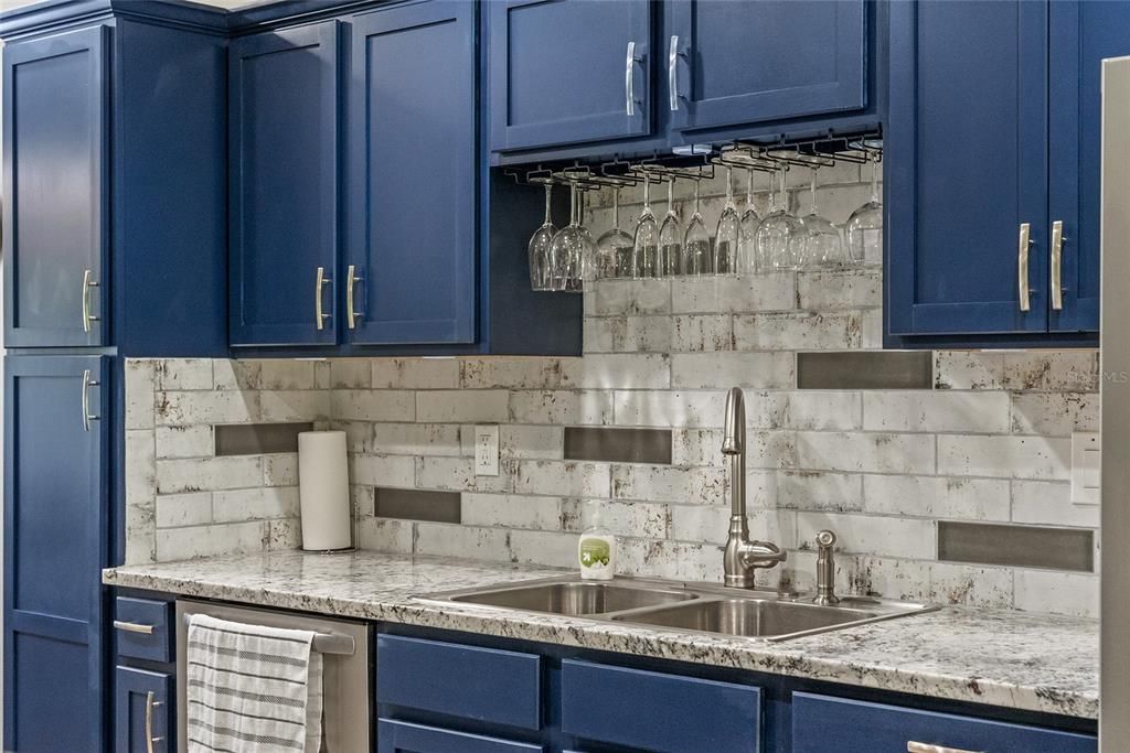 For Rent: $2,250 (2 beds, 2 baths, 1150 Square Feet)