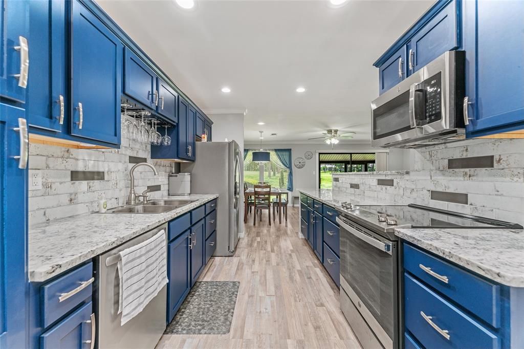 For Rent: $2,250 (2 beds, 2 baths, 1150 Square Feet)