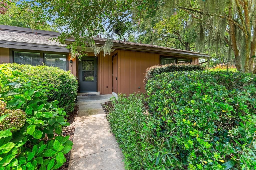 For Rent: $2,250 (2 beds, 2 baths, 1150 Square Feet)