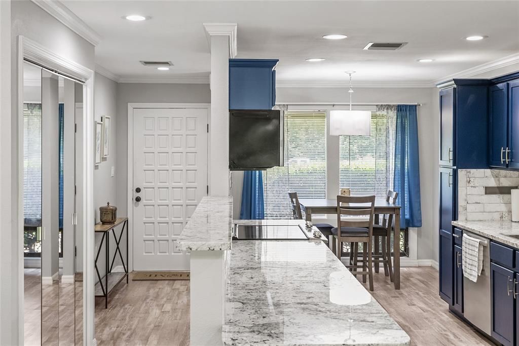 For Rent: $2,250 (2 beds, 2 baths, 1150 Square Feet)