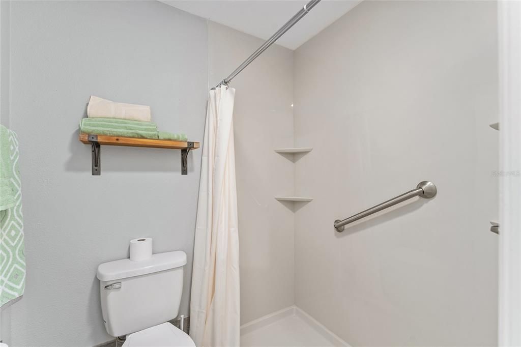 For Rent: $2,250 (2 beds, 2 baths, 1150 Square Feet)