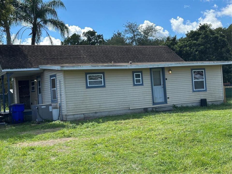 Recently Rented: $1,500 (2 beds, 1 baths, 910 Square Feet)